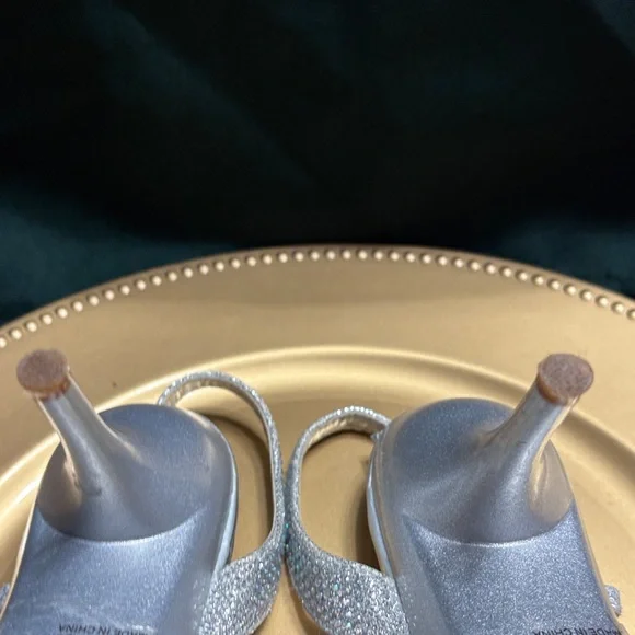 🖤Silver Slippe Elegant Silver Heels🖤 - Picture 7 of 8